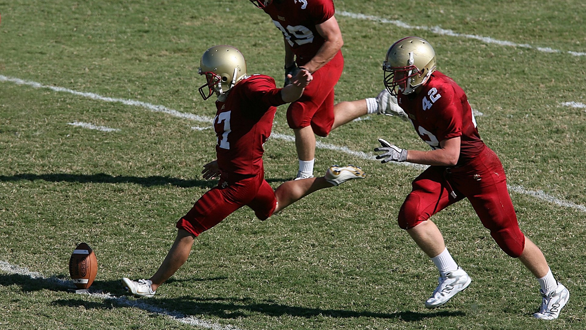 “校园足球升级，打造全民运动新风潮”，校园足球新政策